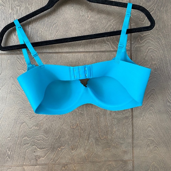 La Senza Scalloped Edge Bra - Picture 3 of 4